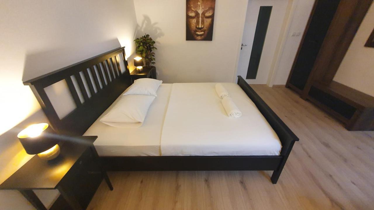 Le Monde Apartment Bratislava - Amazing 5Bdr In Downtown ภายนอก รูปภาพ