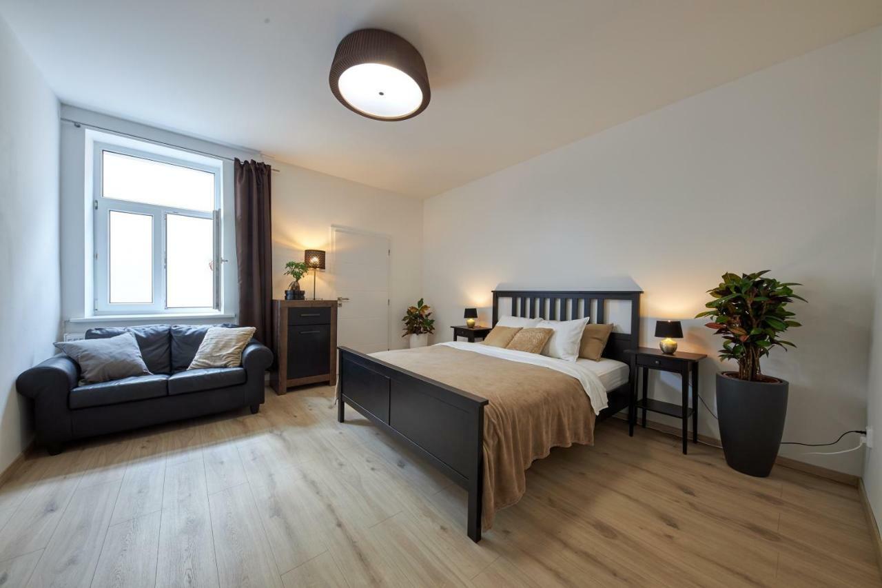 Le Monde Apartment Bratislava - Amazing 5Bdr In Downtown ภายนอก รูปภาพ