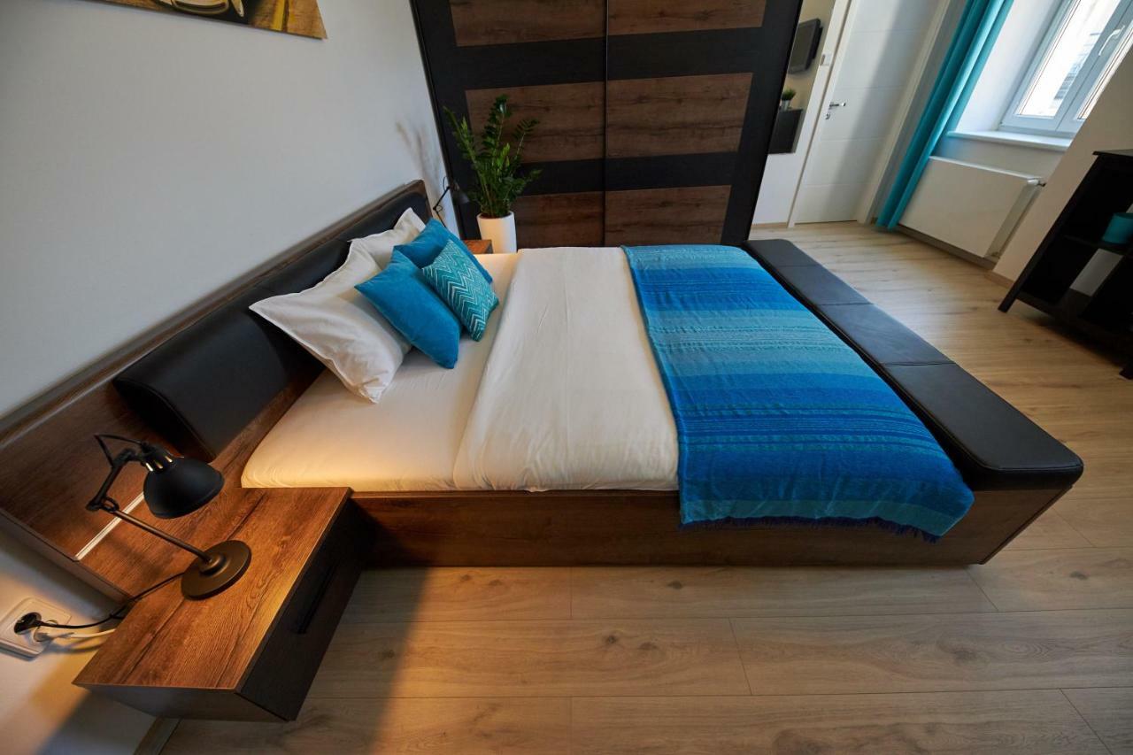Le Monde Apartment Bratislava - Amazing 5Bdr In Downtown ภายนอก รูปภาพ