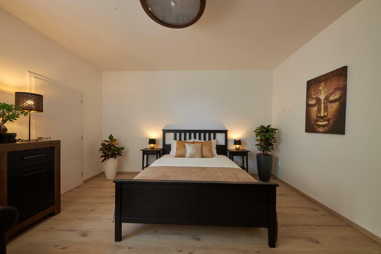Le Monde Apartment Bratislava - Amazing 5Bdr In Downtown ภายนอก รูปภาพ