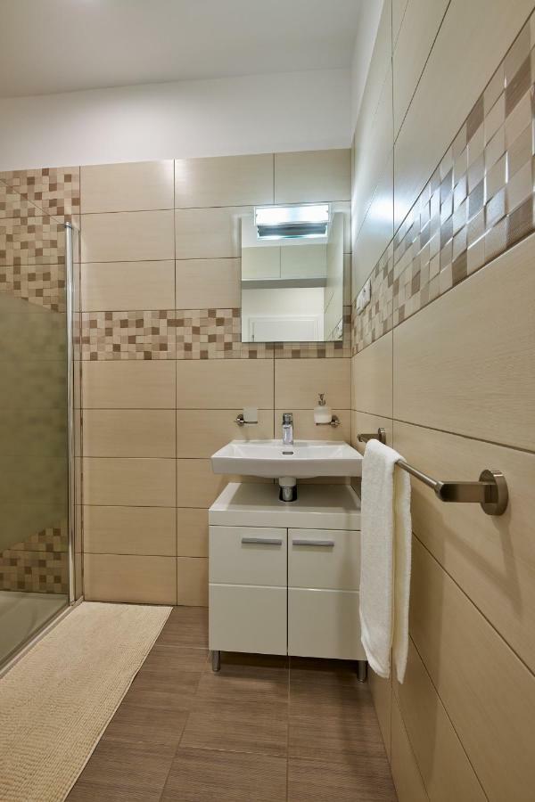 Le Monde Apartment Bratislava - Amazing 5Bdr In Downtown ภายนอก รูปภาพ
