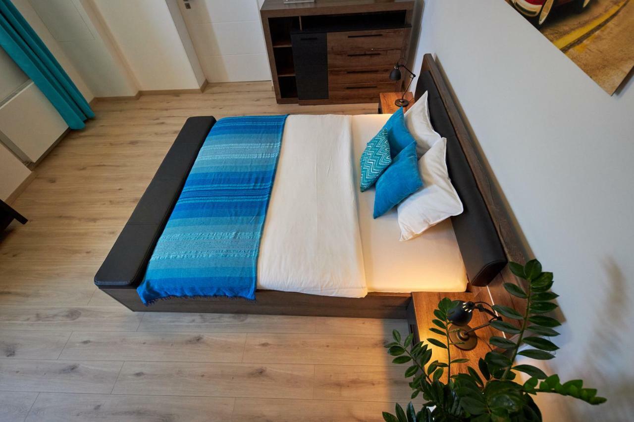 Le Monde Apartment Bratislava - Amazing 5Bdr In Downtown ภายนอก รูปภาพ