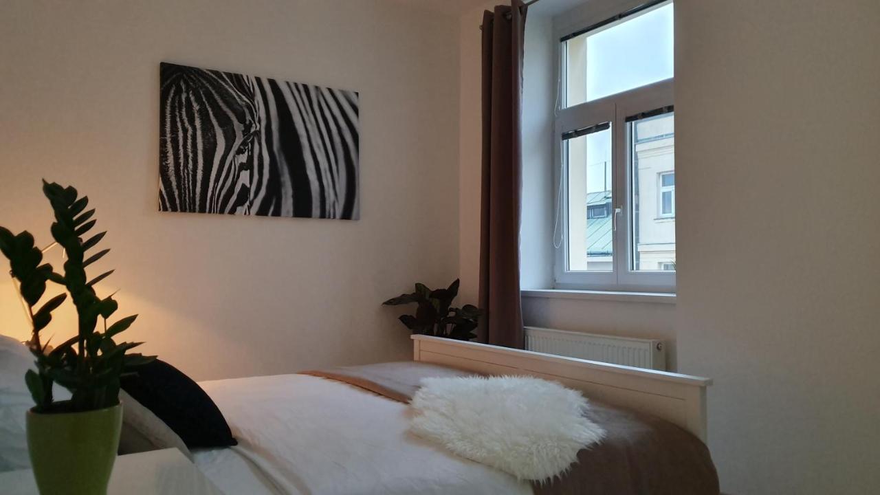 Le Monde Apartment Bratislava - Amazing 5Bdr In Downtown ภายนอก รูปภาพ