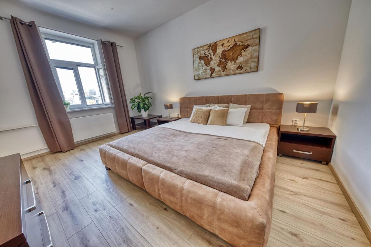 Le Monde Apartment Bratislava - Amazing 5Bdr In Downtown ภายนอก รูปภาพ