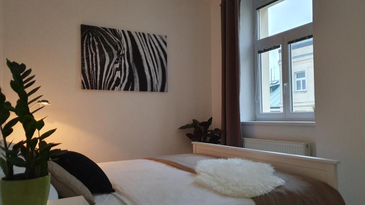 Le Monde Apartment Bratislava - Amazing 5Bdr In Downtown ภายนอก รูปภาพ